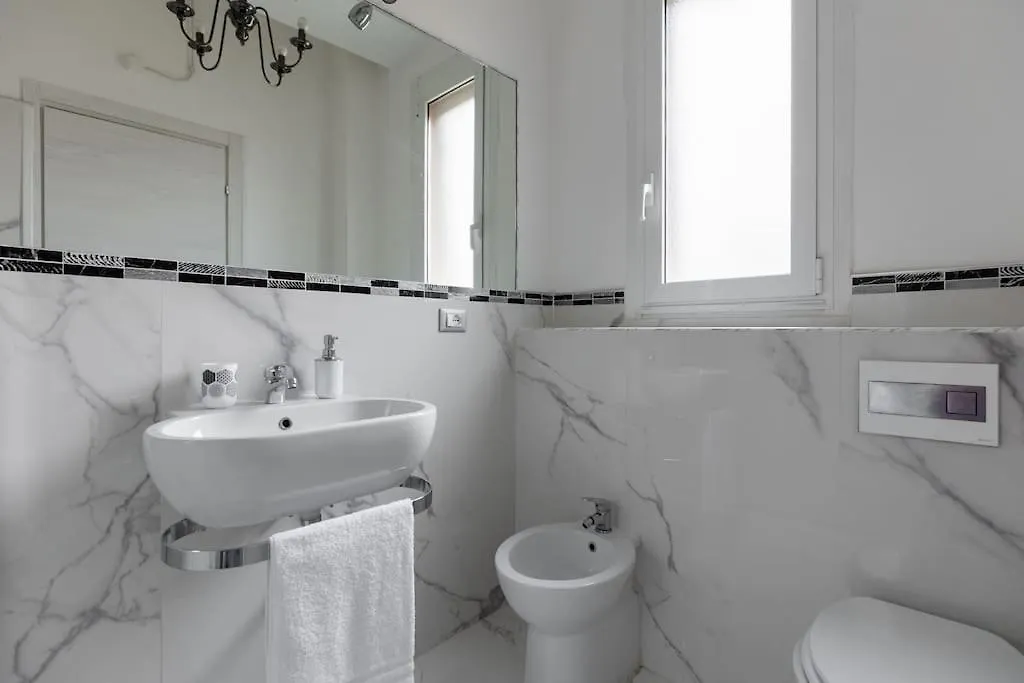 Ferienwohnung Ai Piedi Di San Luca - Parcheggio + 3 Bagni Bologna Apartment